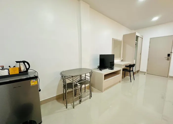 Hada House Near Yanhee Hospital Hotel *