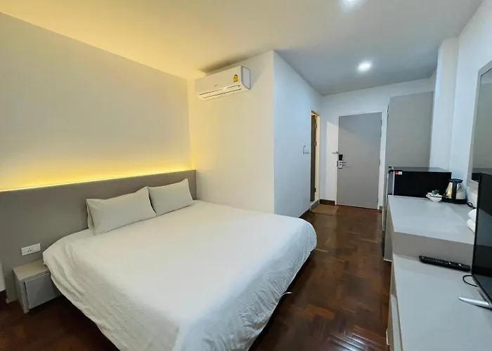 Hada House Near Yanhee Hospital Hotel *