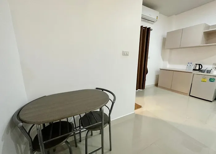 Hotel Hada House Near Yanhee Hospital