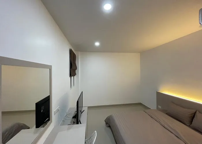 Hada House Near Yanhee Hospital Hotel *