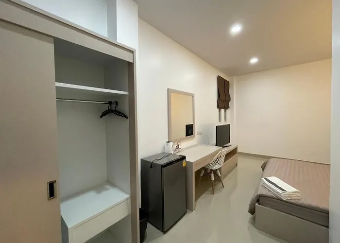 Hada House Near Yanhee Hospital Hotel *