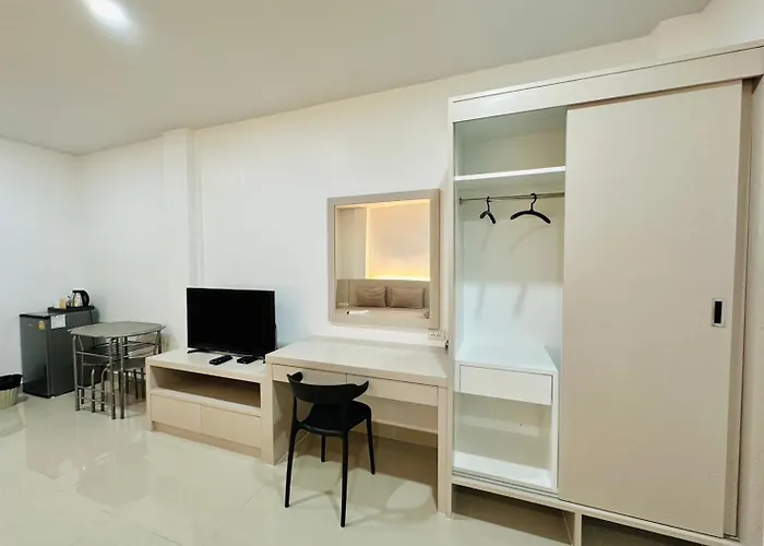 Hotel Hada House Near Yanhee Hospital *